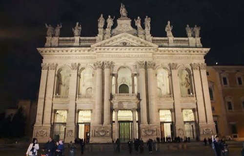 BasÃ­lica San Juan de LetÃ¡n.jpg